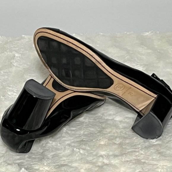 CHANEL Black Patent Leather CC Scrunch Block Heel Pumps EU Size 36, US Size 6 - Picture 11 of 15